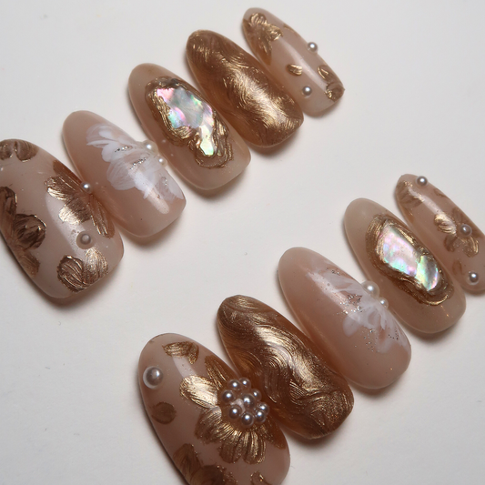 Golden Floral Nuance